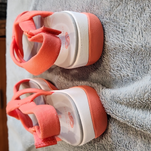 Women's Clark’s Cloudsteppers Very Comfortable - Picture 4 of 6